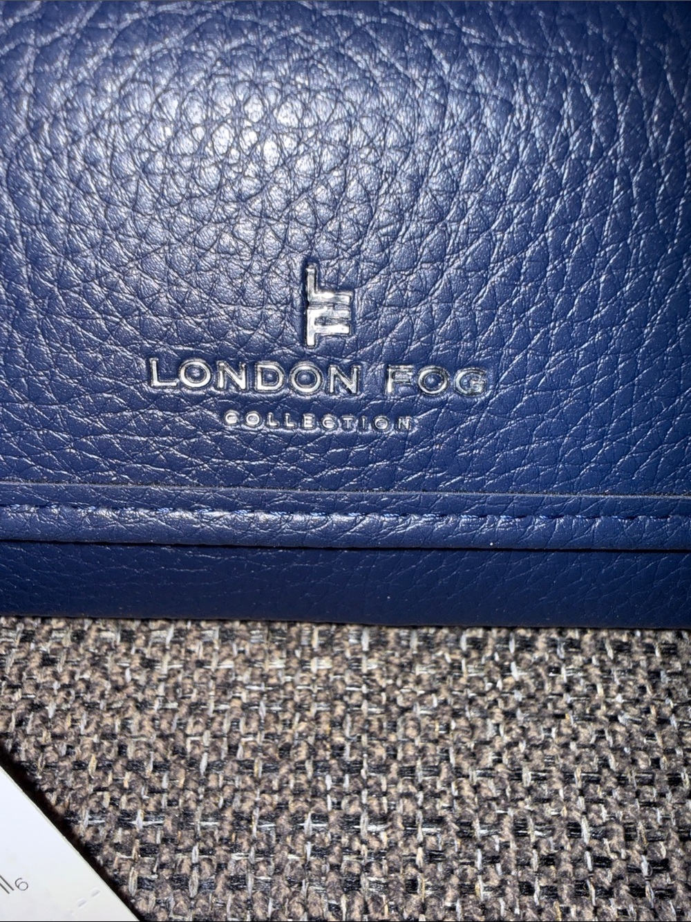 London Fog Navy Pebbled Wristlet Wallet - Picture 4 of 8